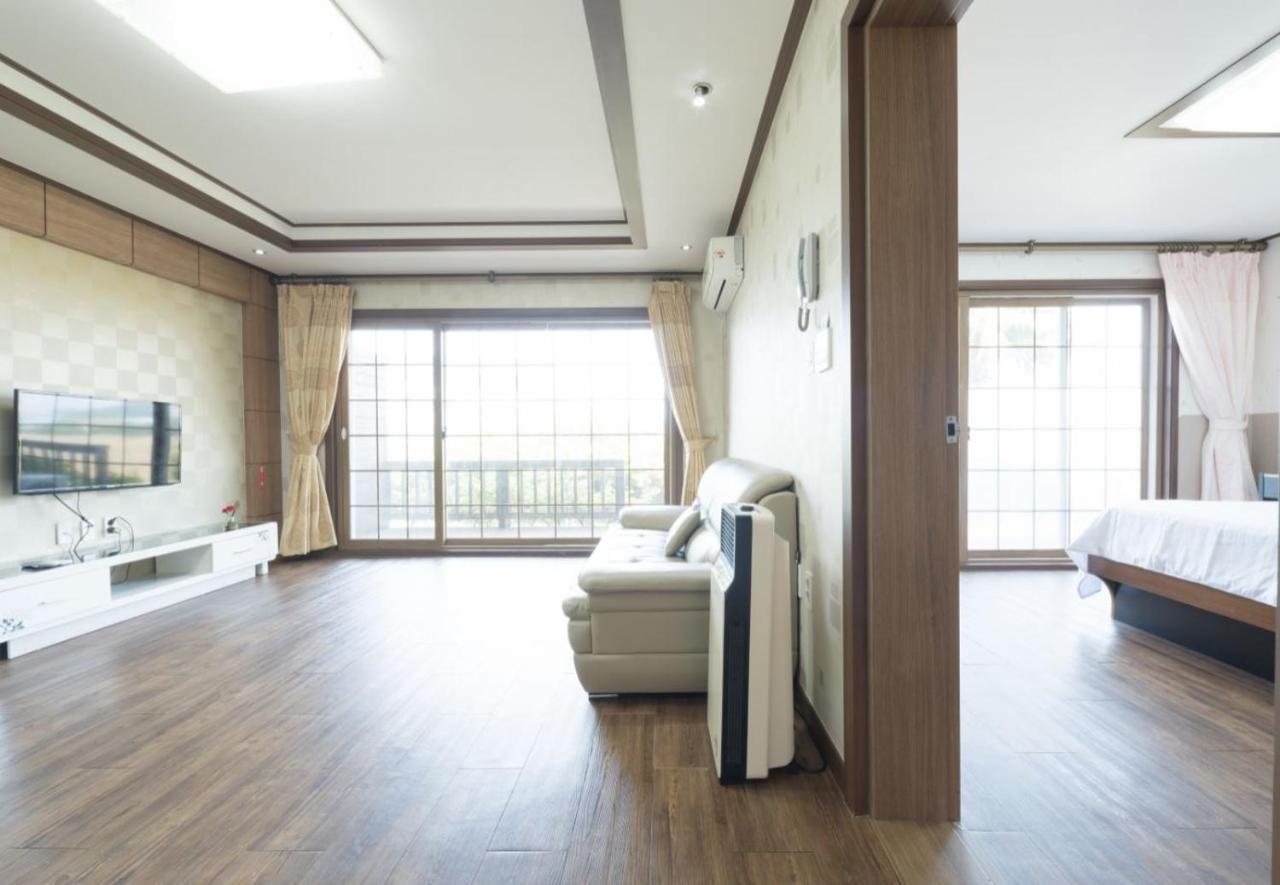 Jeju Time-Travel Pension Exterior foto